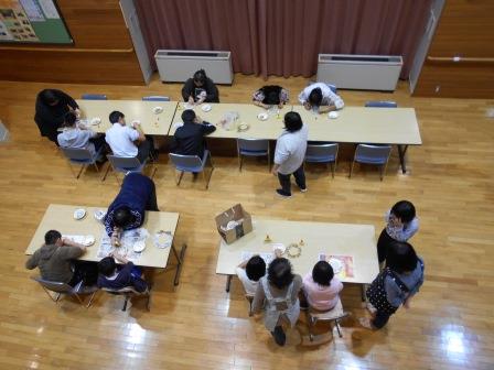 �}�J���j���[�X�Â���̗l�q�P